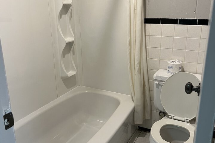 Room 7 of 20