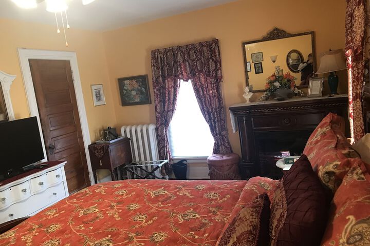 Room 14 of 24