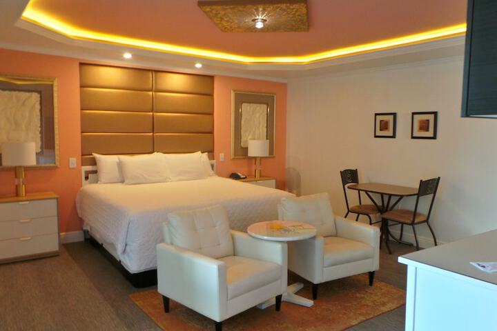Room 52 of 66