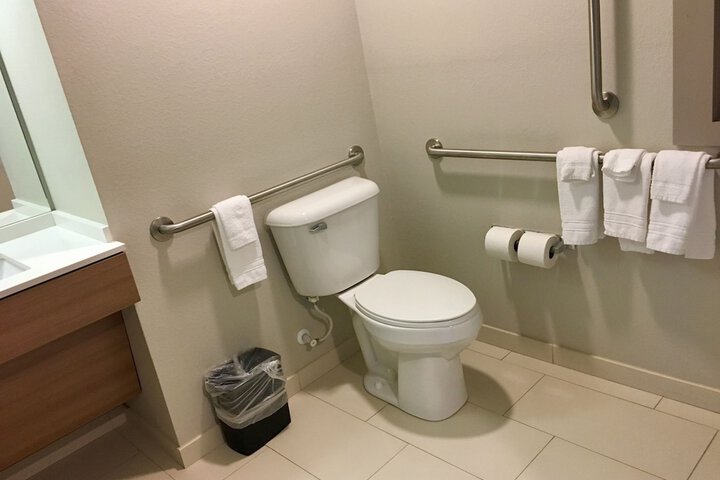 Room 34 of 61