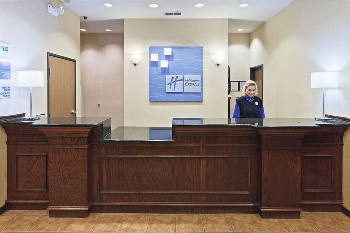Holiday Inn Express & Suites by IHG
