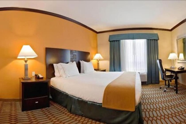 Holiday Inn Express Hotel & Suites Corpus Christi-Portland by IHG