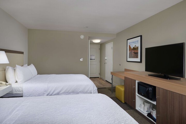Room 17 of 40