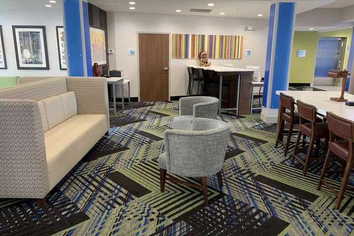Hotel 6 of 103