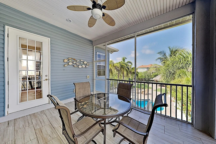 Immaculate Canal W / Pool Dock & Game Lounge 4 Bedroom Home