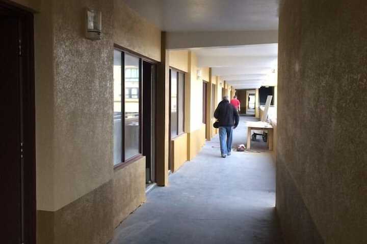 Ballroom/Hall 33 of 38