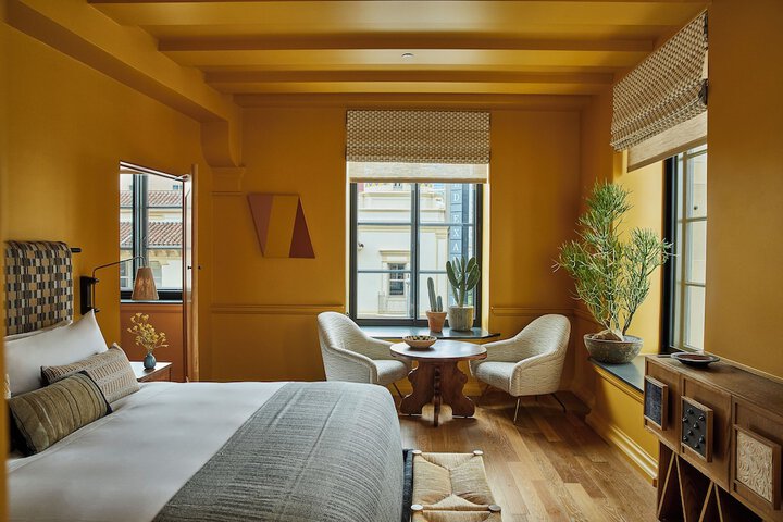 Room 28 of 84