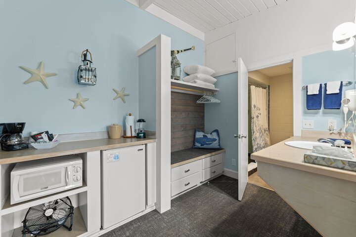 Room 15 of 19