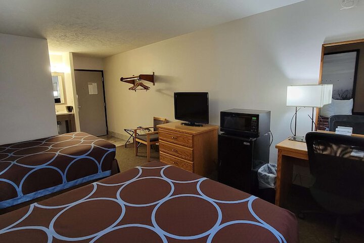 Room 16 of 42