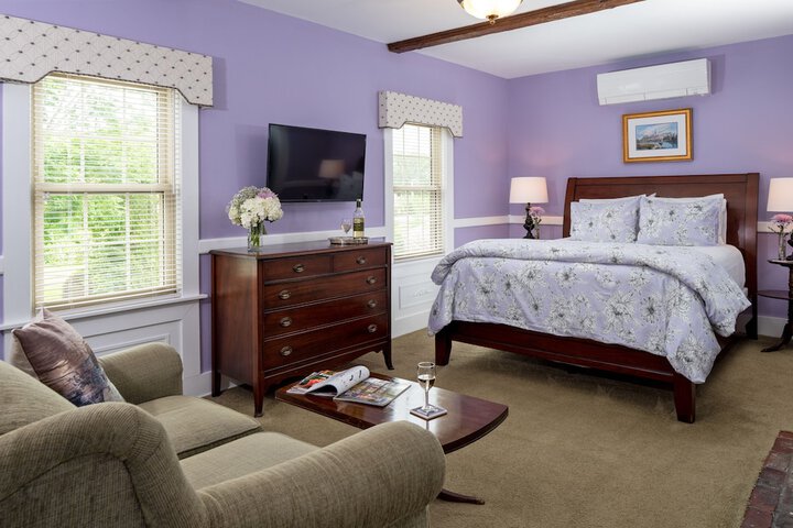 1802 House Bed and Breakfast