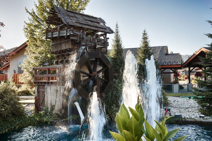 Icicle Village Resort