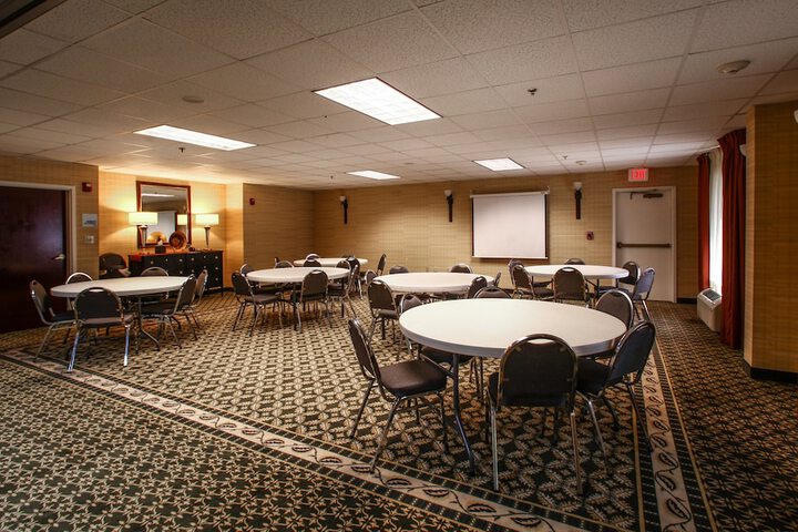 Ballroom/Hall 77 of 81