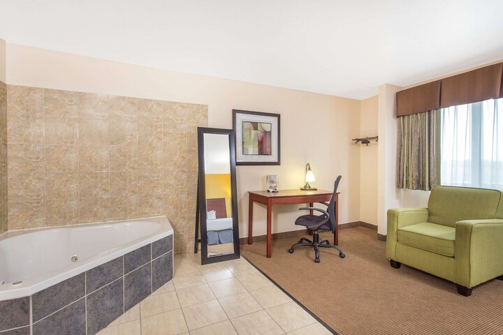 Room 12 of 19