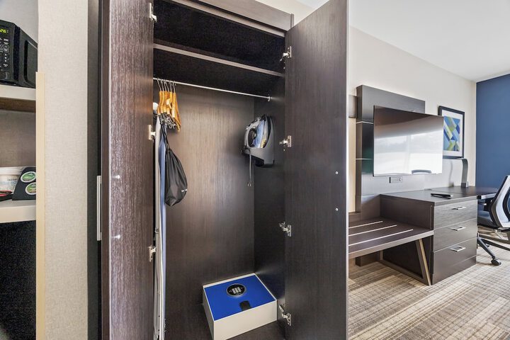 Holiday Inn Express Sunnyvale - Silicon Valley by IHG
