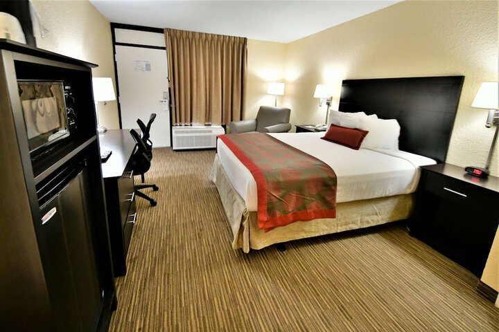 Room 35 of 69