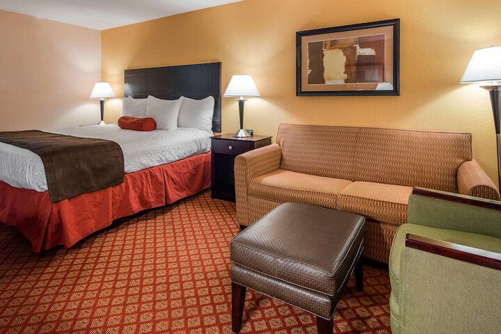 Best Western Plus Parkway Hotel
