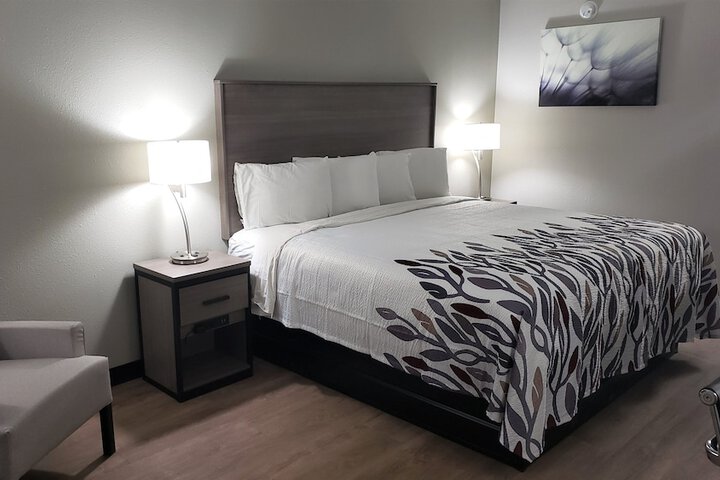 Room 15 of 16