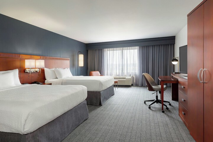 Courtyard by Marriott Madison West Middleton