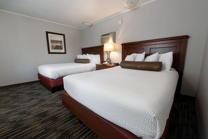 Scottys Lakeside Resort