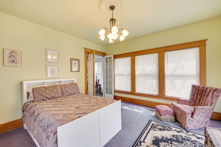 Paris Vacation Rental 15 Mi to Mount Magazine!