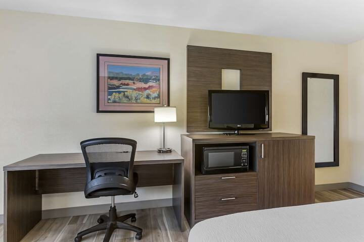Room 18 of 29