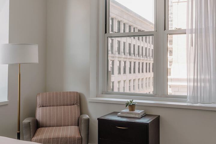 Room 21 of 43