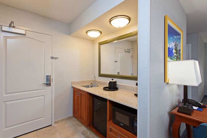 Hampton Inn & Suites Clovis-Airport North