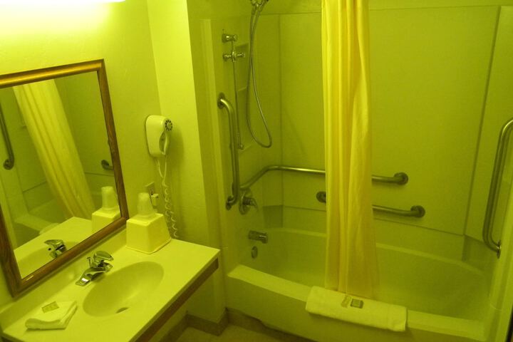 Room 41 of 68