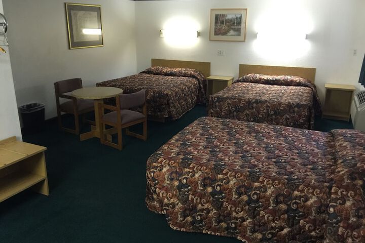 Room 13 of 26