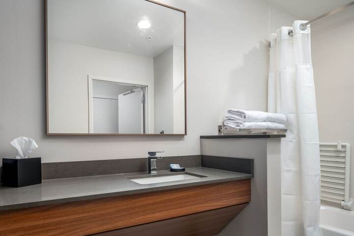 Room 13 of 22