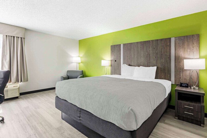 Room 17 of 29