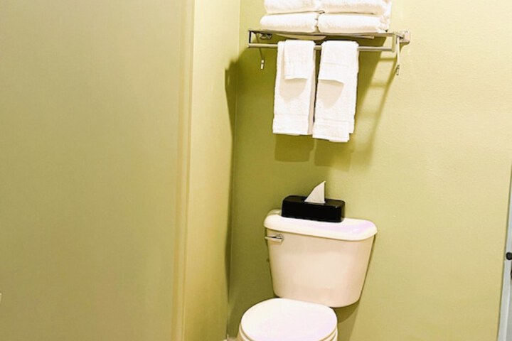 Room 15 of 21