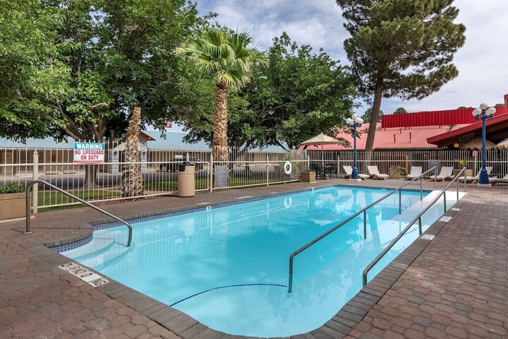 Pool 4 of 30