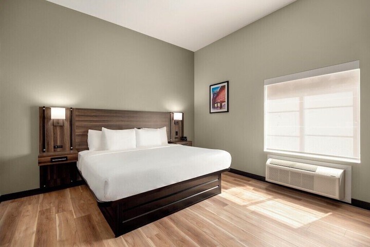La Quinta Inn & Suites by Wyndham Gonzales LA