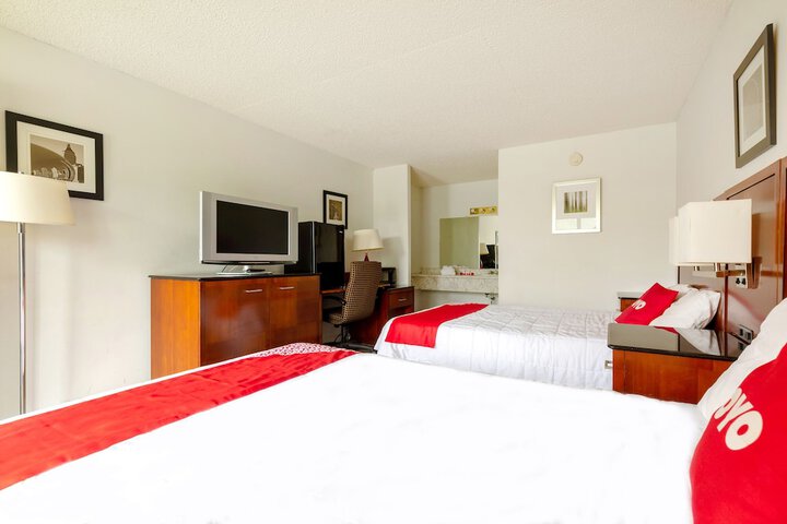 Room 32 of 47