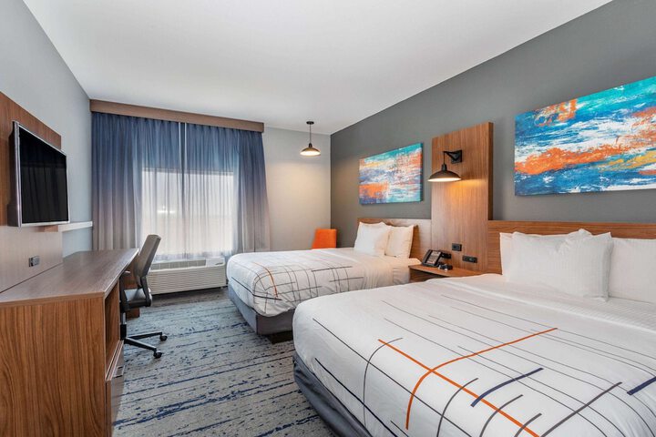 Room 43 of 63