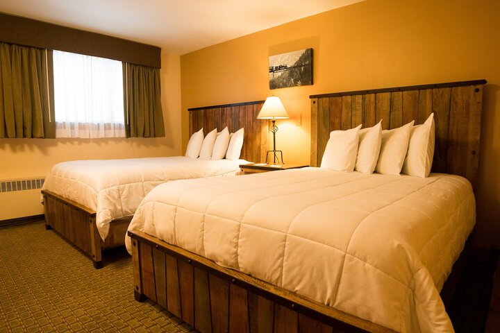 Room 44 of 191