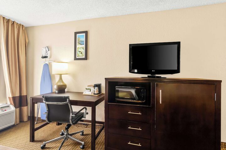 Room 21 of 37
