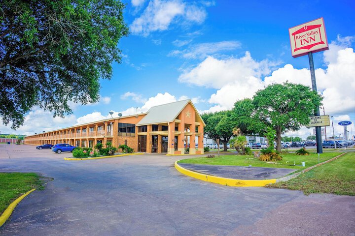 Hotel 5 of 81