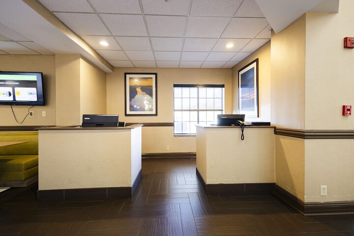 Business Center 106 of 107