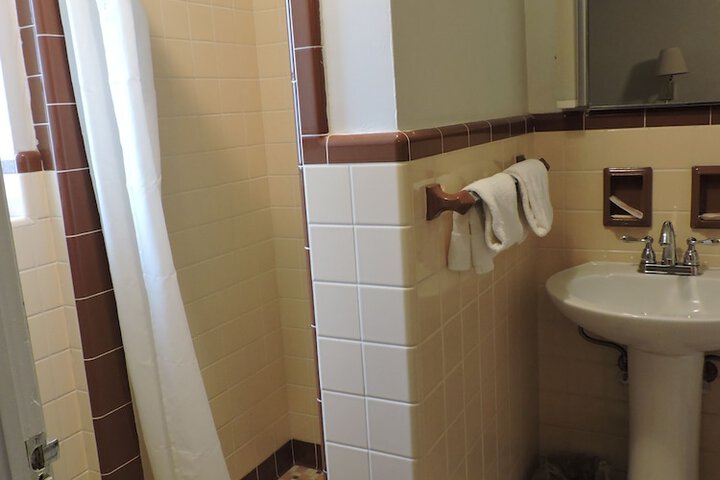 Room 16 of 22