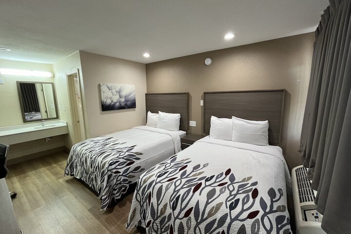 Room 15 of 16