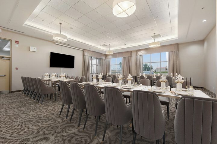 Ballroom/Hall 185 of 200
