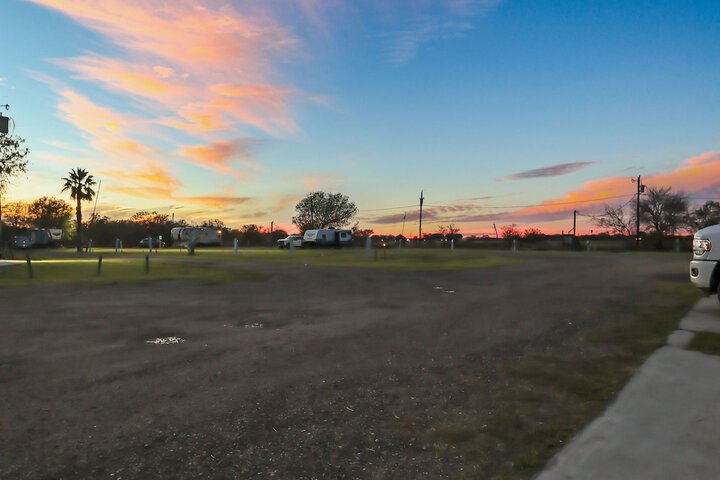 Mathis Motel