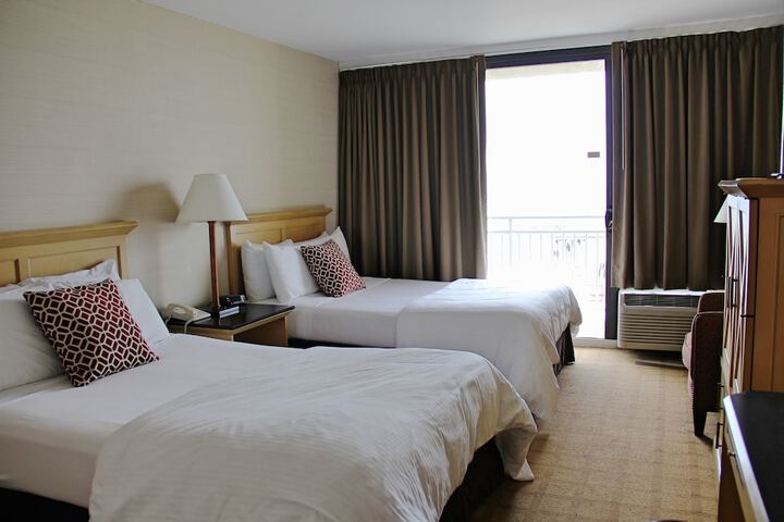 Room 17 of 24