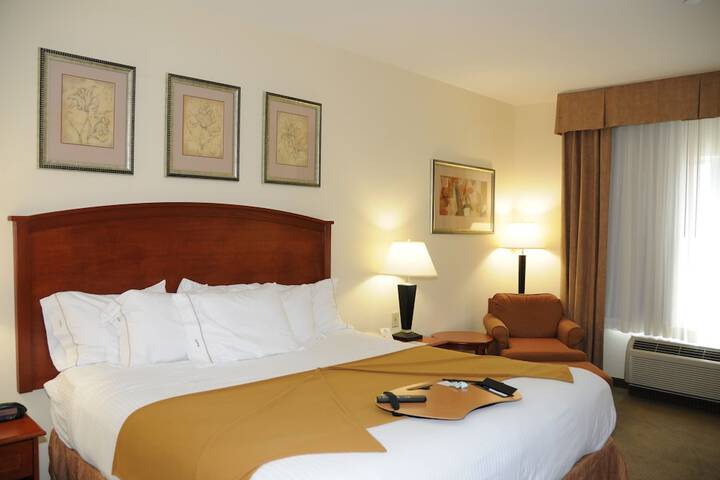 Room 34 of 51
