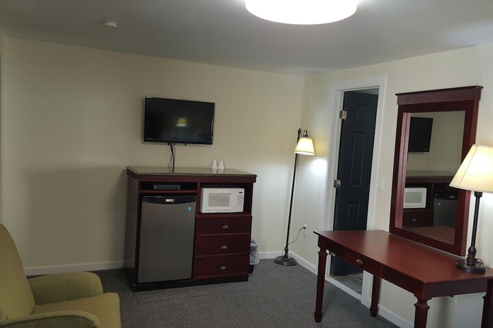 Room 3 of 20