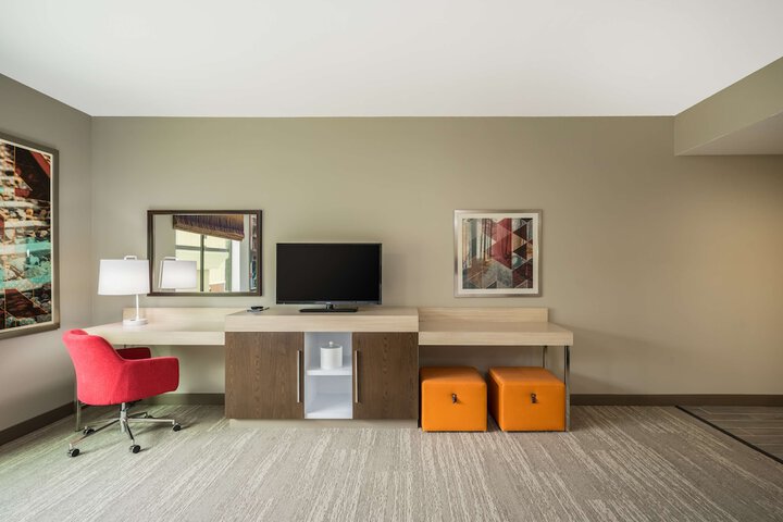 Room 20 of 33