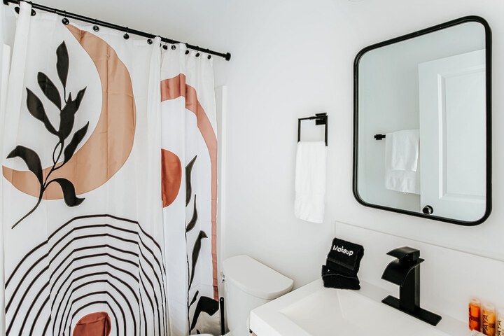 Room 18 of 52
