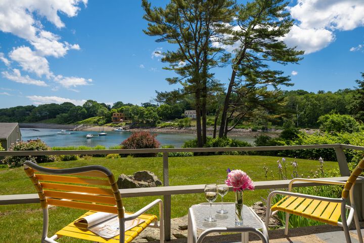Dockside Guest Quarters & Restaurant